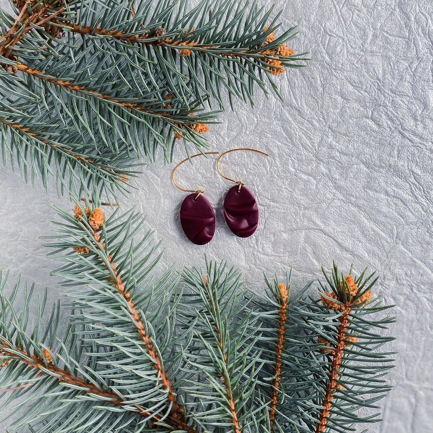 Madeleine Dangles